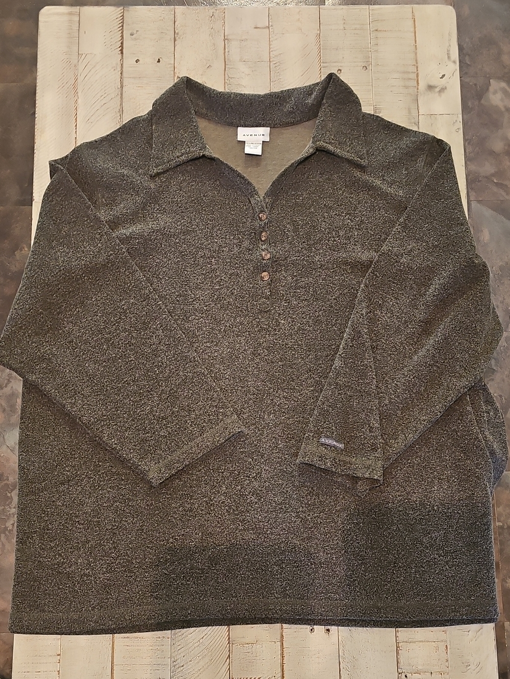 Avenue Heathered Olive/Gray V-Neck Sweater 🌸 Like New